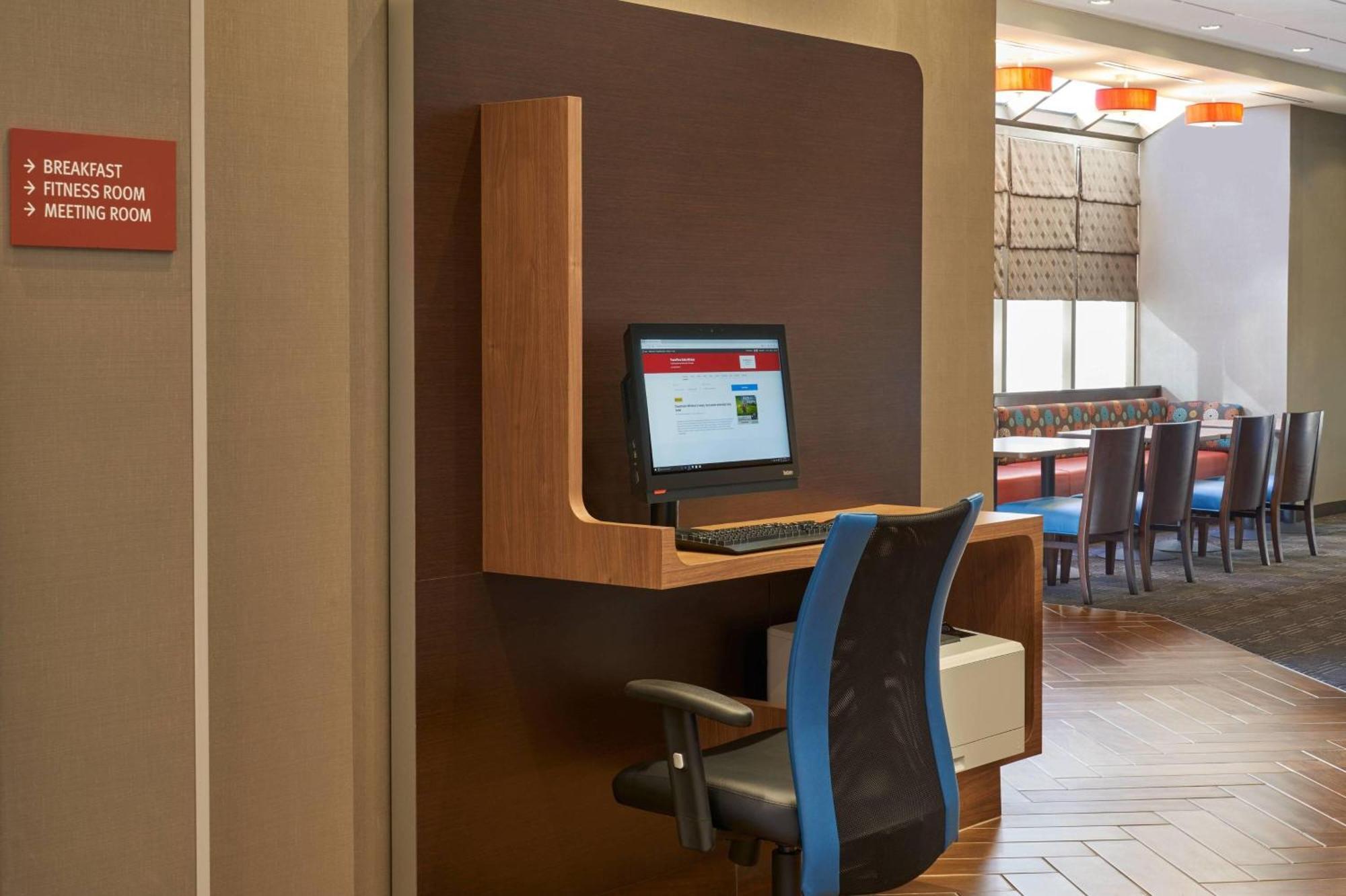 Towneplace Suites By Marriott Windsor Dış mekan fotoğraf
